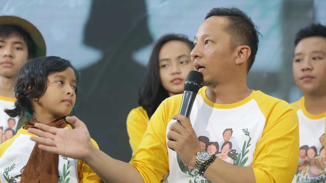 Nonton Film 'KELUARGA CEMARA', Ringgo Agus Rahman Sampai Nangis