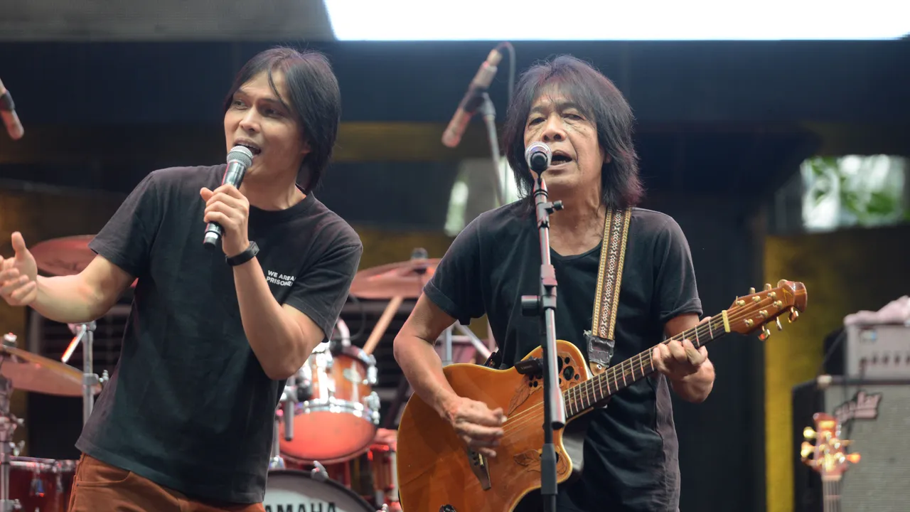 Nonton Konser Guns N Roses, Once Mekel Punya 'Misi Khusus'