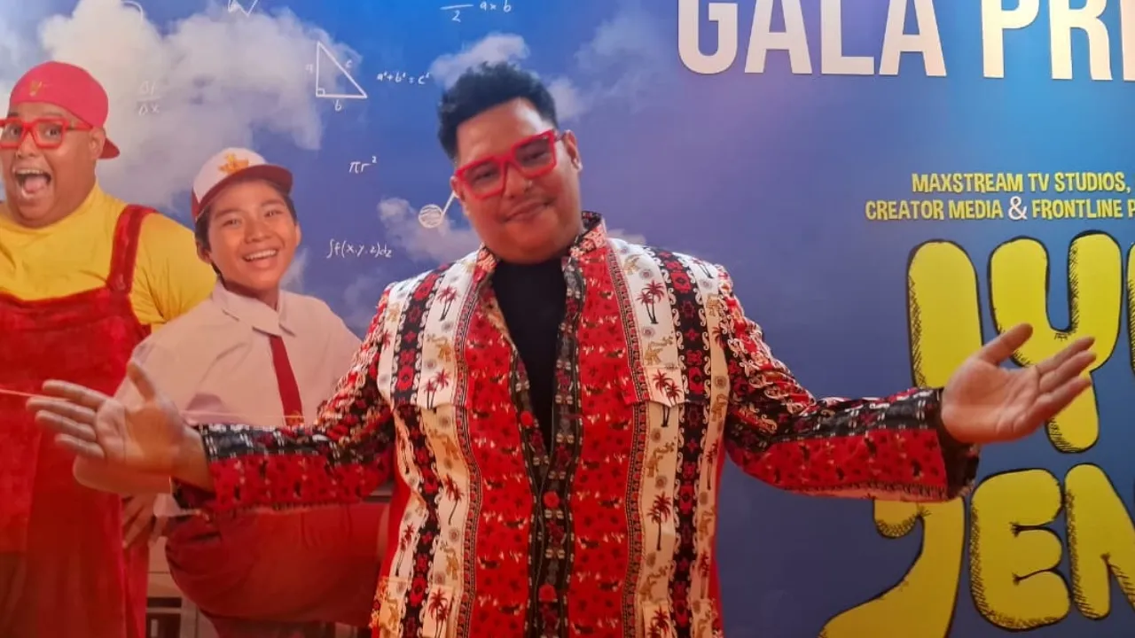 Nuansa Nostalgia Lagu Papa T. Bob di Film Musikal 'IYUS JENIUS'