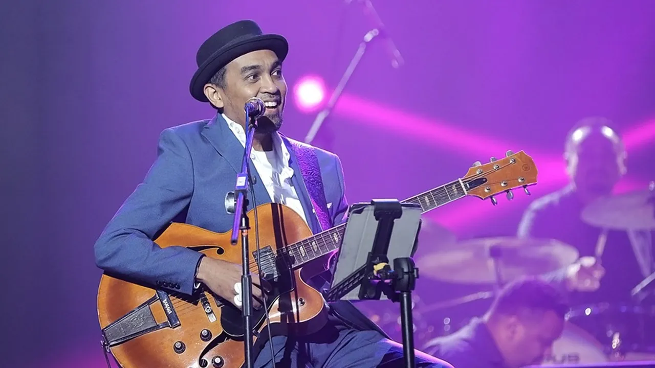 Nyanyi Lagu Galau, Glenn Fredly Curhat Soal Ditinggal Nikah?