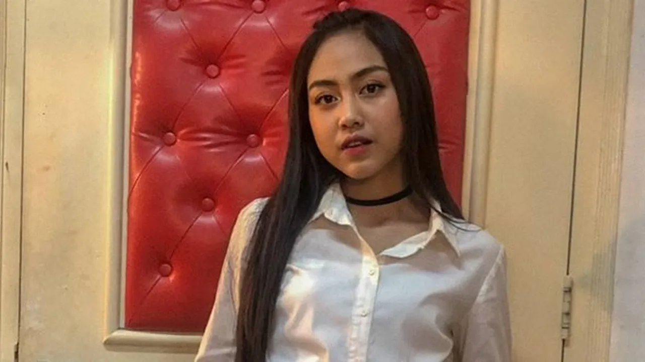 Sisca JKT48 Sukses Bikin Penggemar Heboh Saat Nyanyikan Lagu 'Pamer Bojo'