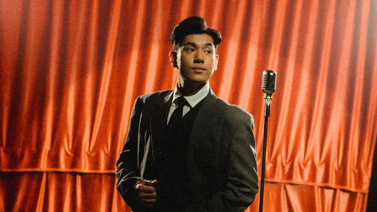 Nyanyikan Ulang Lagu 'Fly Me To The Moon', Jaz Mengaku Merasa Terhormat
