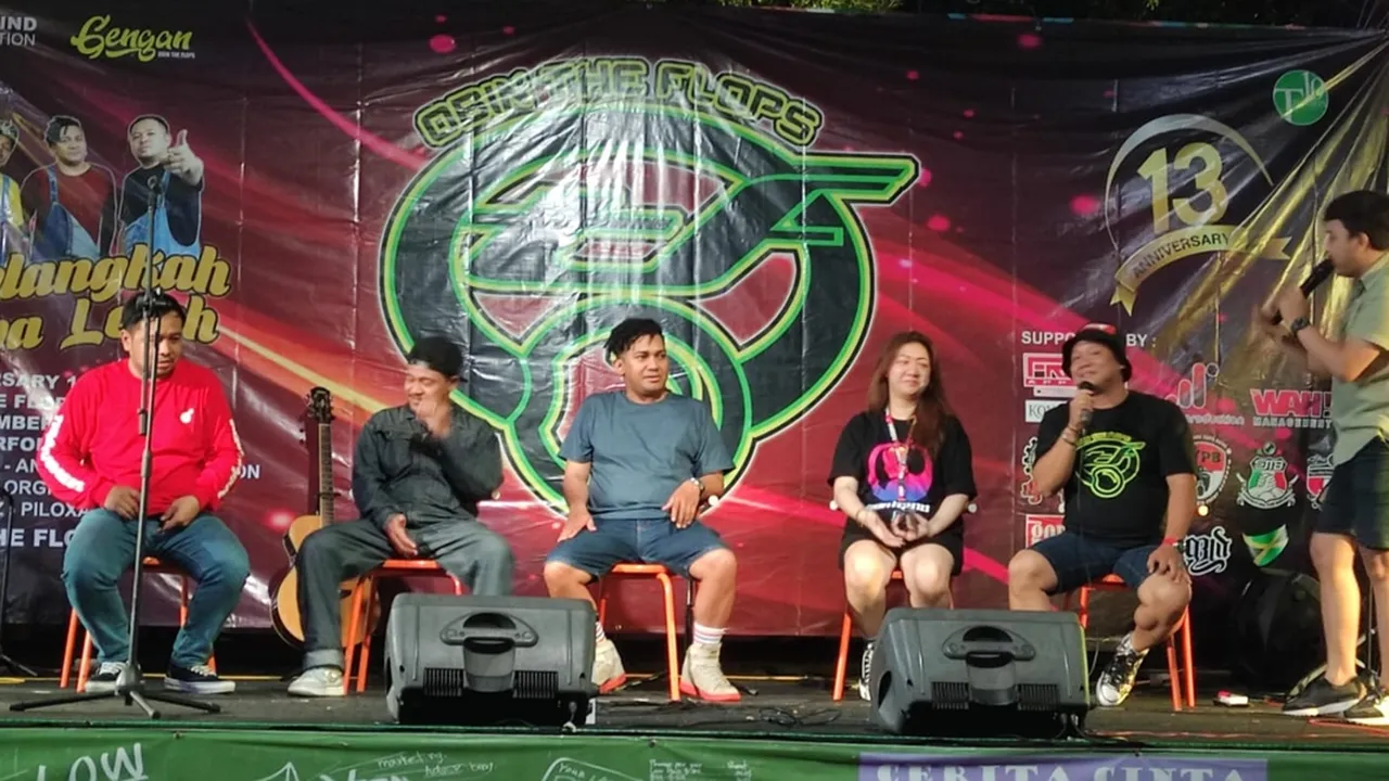 Obin the Flops Rayakan 13 Tahun Berkarya Dengan Konser Bertajuk 'Melangkah Tanpa Lelah' Obin the Flops Rayakan 13 Tahun Berkarya Dengan Konser Bertajuk 'Melangkah Tanpa Lelah'
