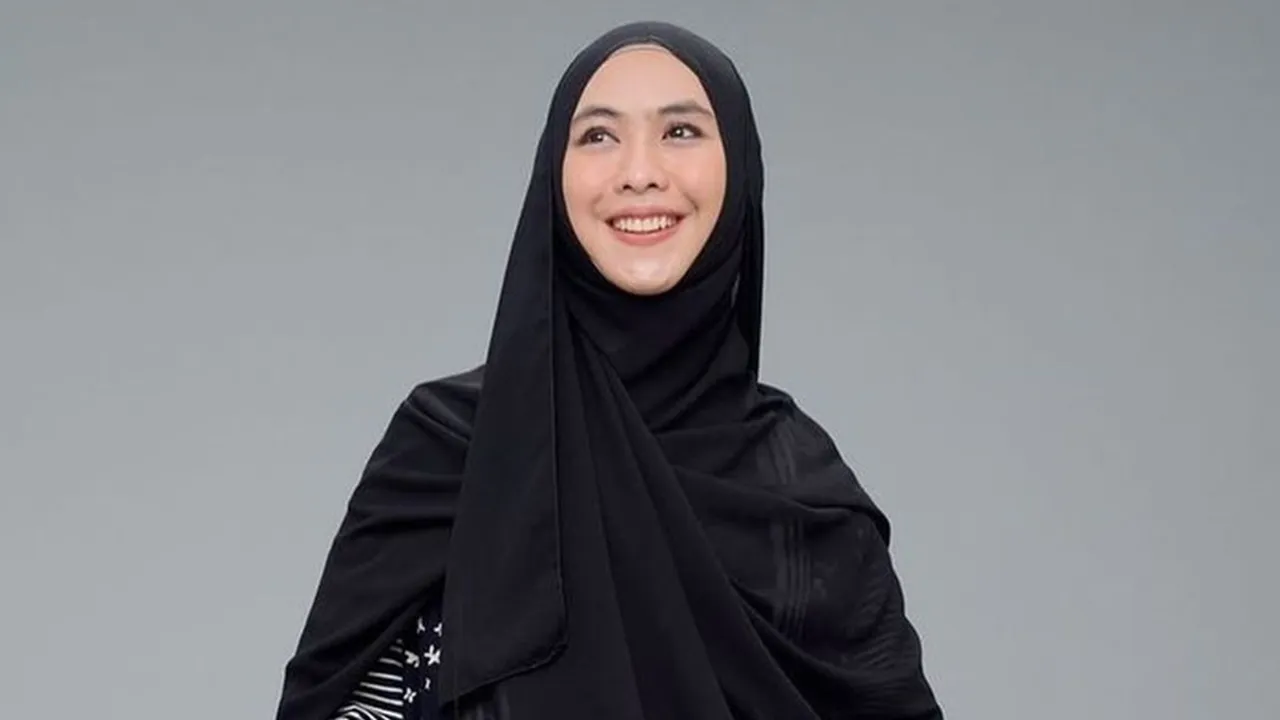 Oki Setiana Dewi Berangkatkan Umrah Belasan Guru Quran