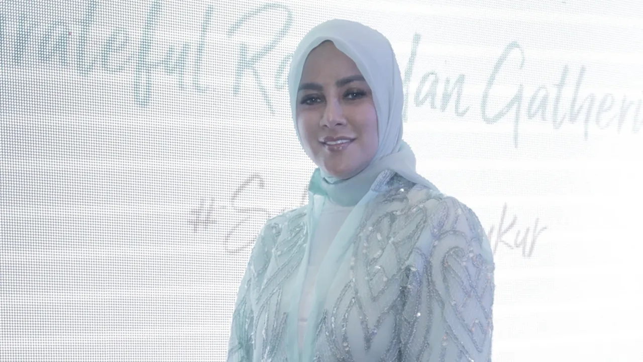 Olla Ramlan Beberkan Rahasianya Bisa Terlihat Awet Meski Sudah Berusia 40 Tahun Olla Ramlan Beberkan Rahasianya Bisa Terlihat Awet Meski Sudah Berusia 40 Tahun