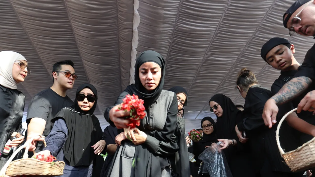 Olla Ramlan Ungkap Sosok Ibu Sebagai Benteng Terakhirnya