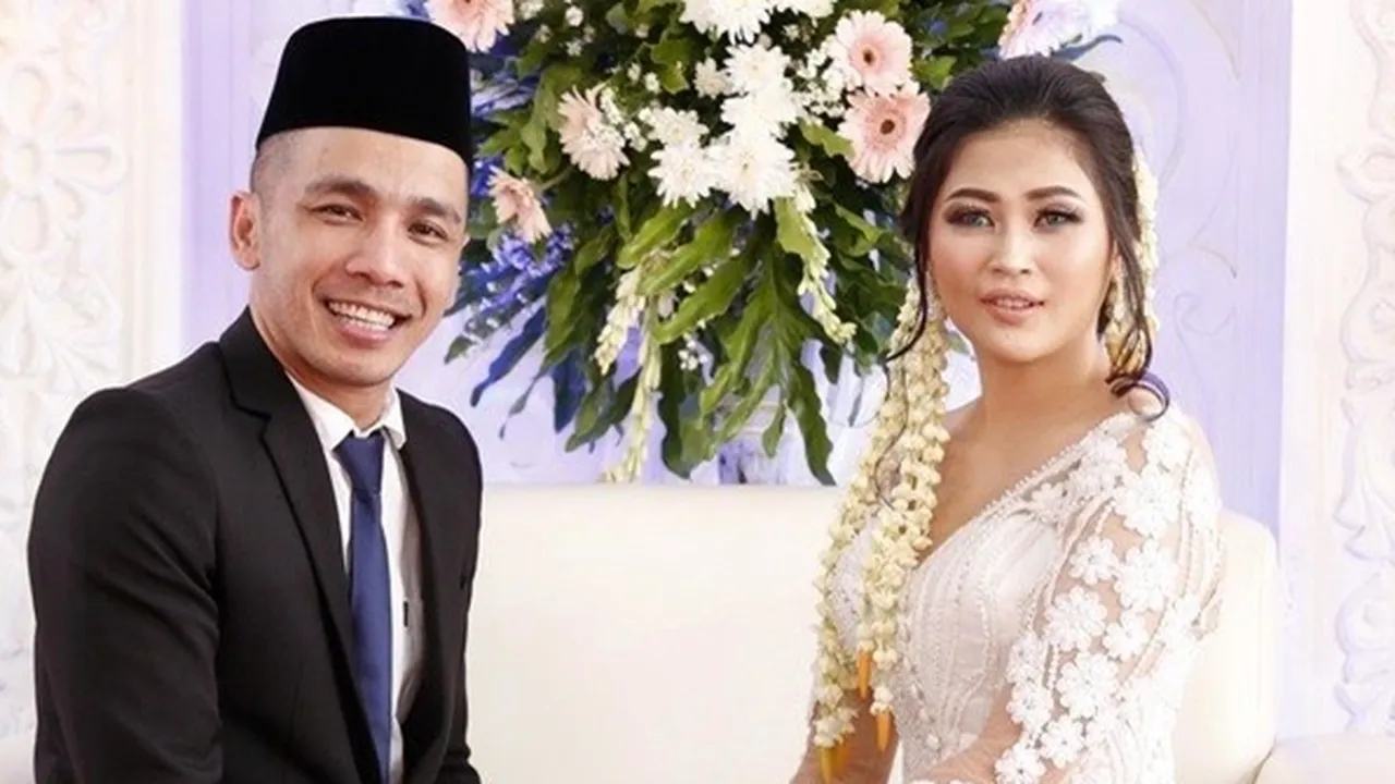 Ovi Sovianti dan Suami Akui Berpindah Keyakinan
