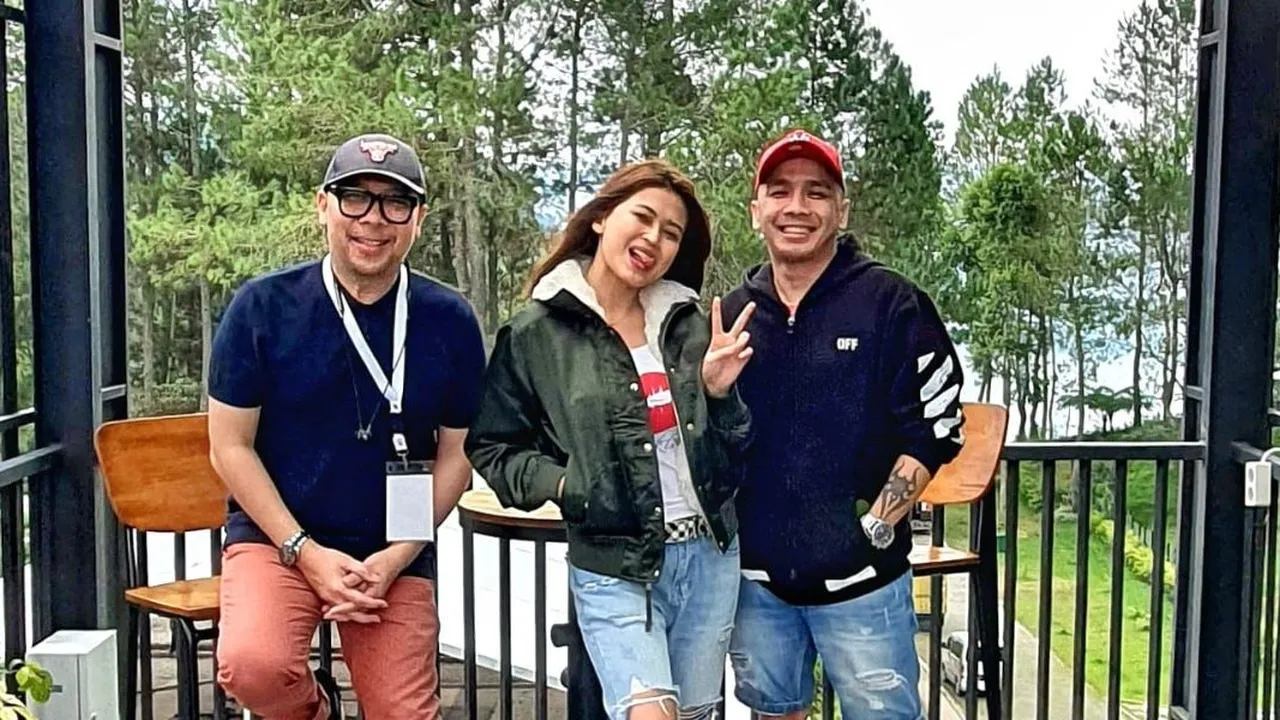 Ovy Soviyanti dan Ren Tobing Meriahkan F1 Powerboat Internasional di Danau Toba