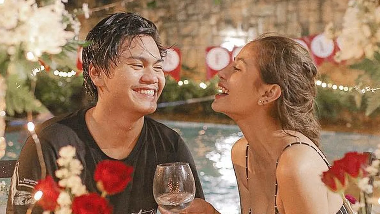 Pacar Ultah, Awkarin Tulis Kalimat Tentang Cinta, Perpisahan dan Casino!