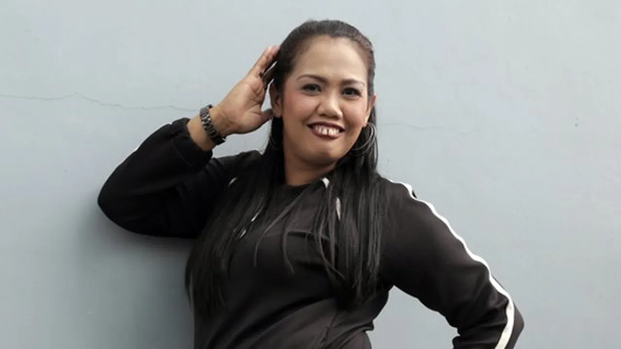Pacaran Dengan Irfan Cuma Settingan, Elly Sugigi Tak Terima Dihina Gigi Mancung