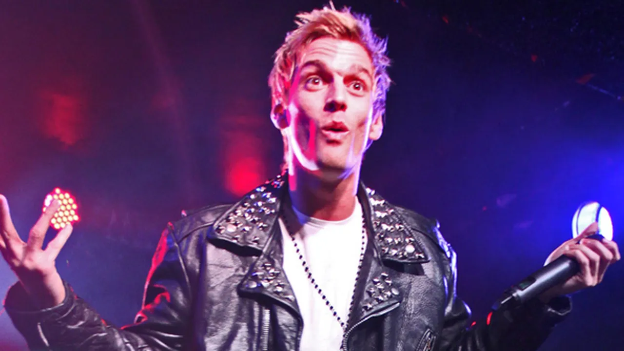 Pacarnya Hamil, Aaron Carter Segera Bertunangan