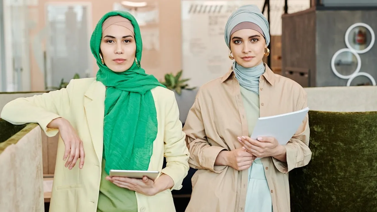 Padu Padan Outfit Hijab Warna Pastel untuk Tampilan Manis dan Fresh