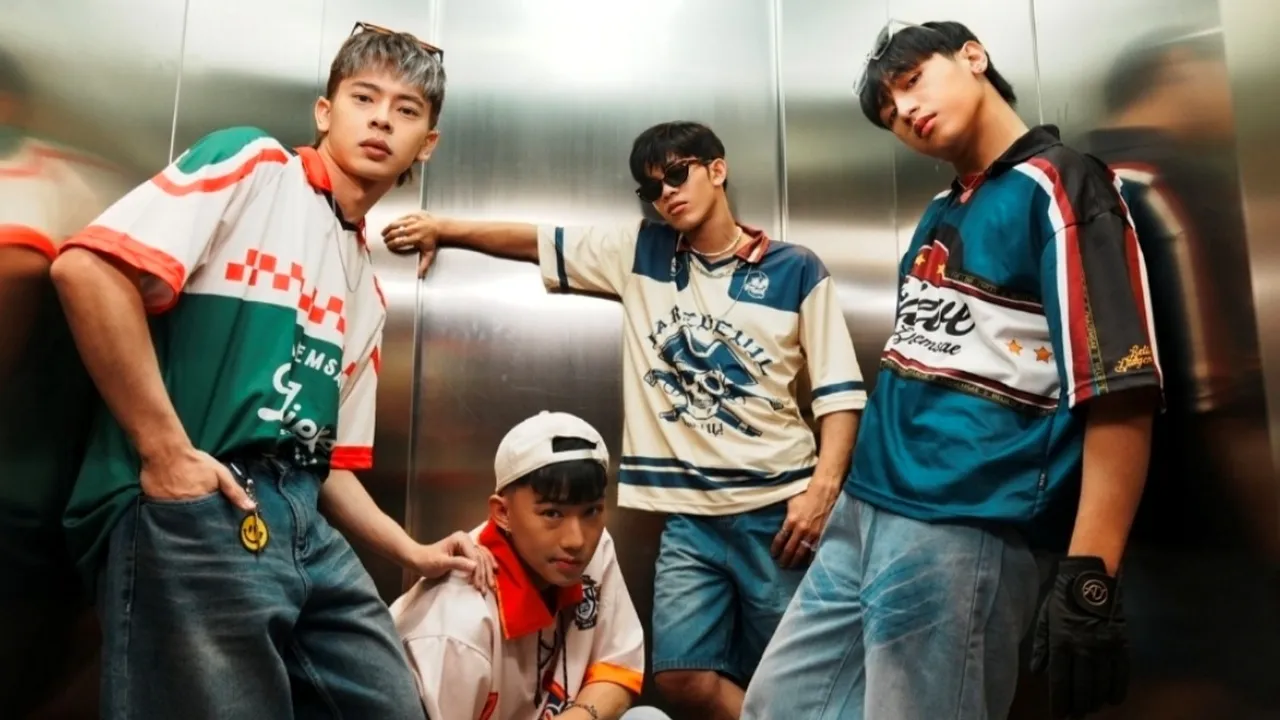 Padukan I-Pop dan K-Pop, GALAXY Siap Mengangkasa Lewat Album Debut 'Stay With Us'