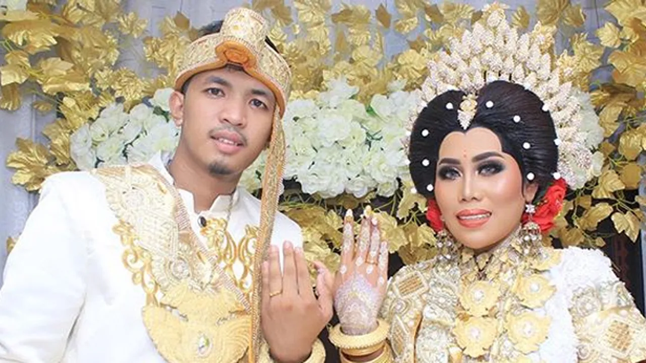Pamer Strip Dua, Evi Masamba Umumkan Kehamilan Anak Pertama