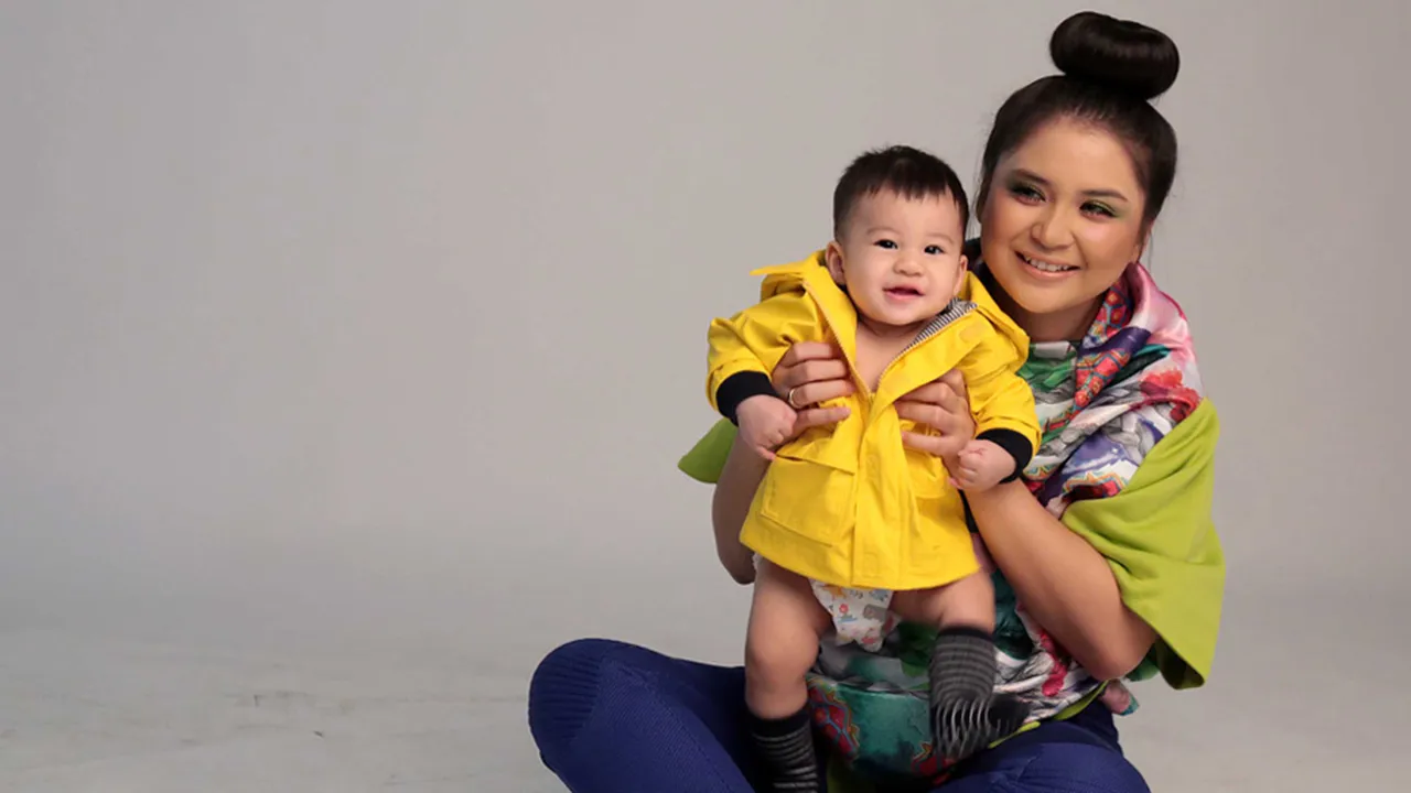 Pandangi Putra Kecilnya, Putri Titian: Ga Usah Sok Manis Deh Iago Pandangi Putra Kecilnya, Putri Titian: Ga Usah Sok Manis Deh Iago