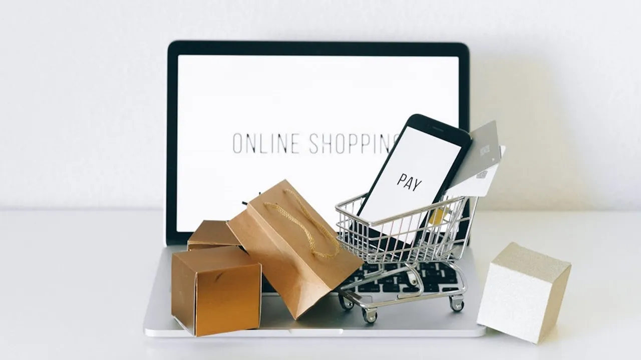 Panduan Membeli Baju Lebaran Pria Secara Online agar Tidak Kecewa