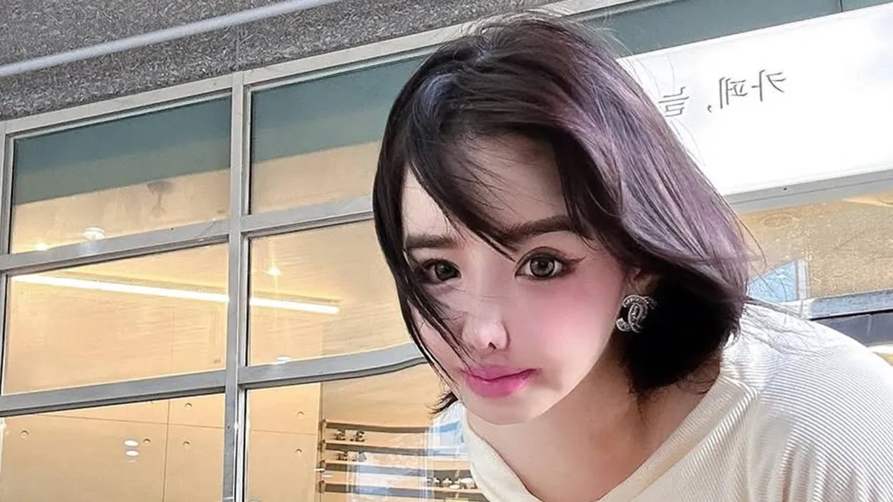 Park Bom Tuduh Dirinya Dijadikan Kambing Hitam, Seret Nama Sandara