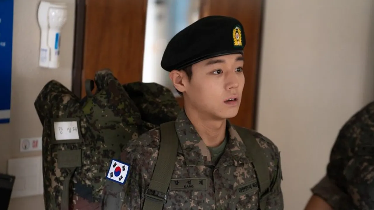Park Ji Hoon Dikabarkan Siap Wamil Tahun Depan, Tegaskan Ingin Masuk Korps Marinir