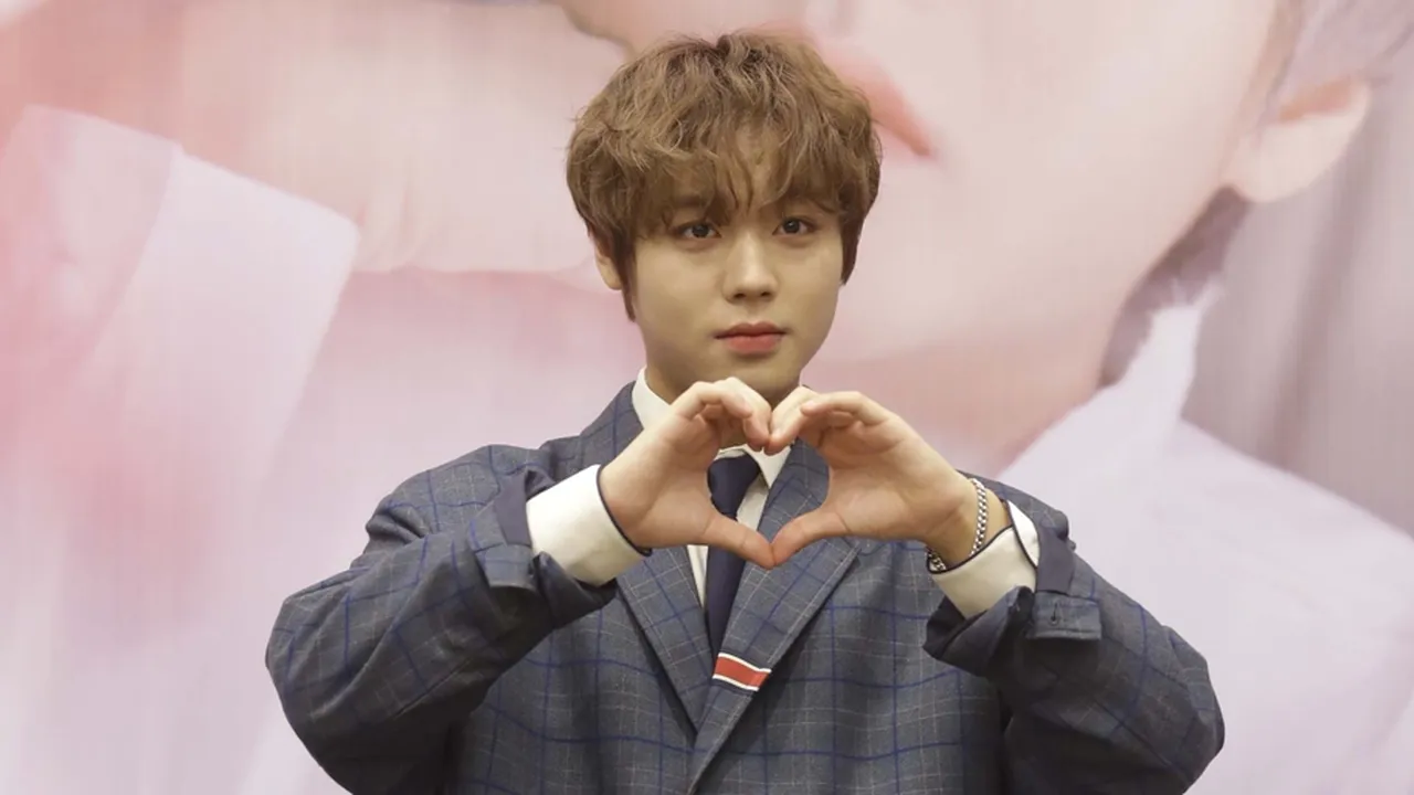 Park Jihoon Lakukan Misi-misi Seru saat Konser, Pamer Beatbox - Hi Touch