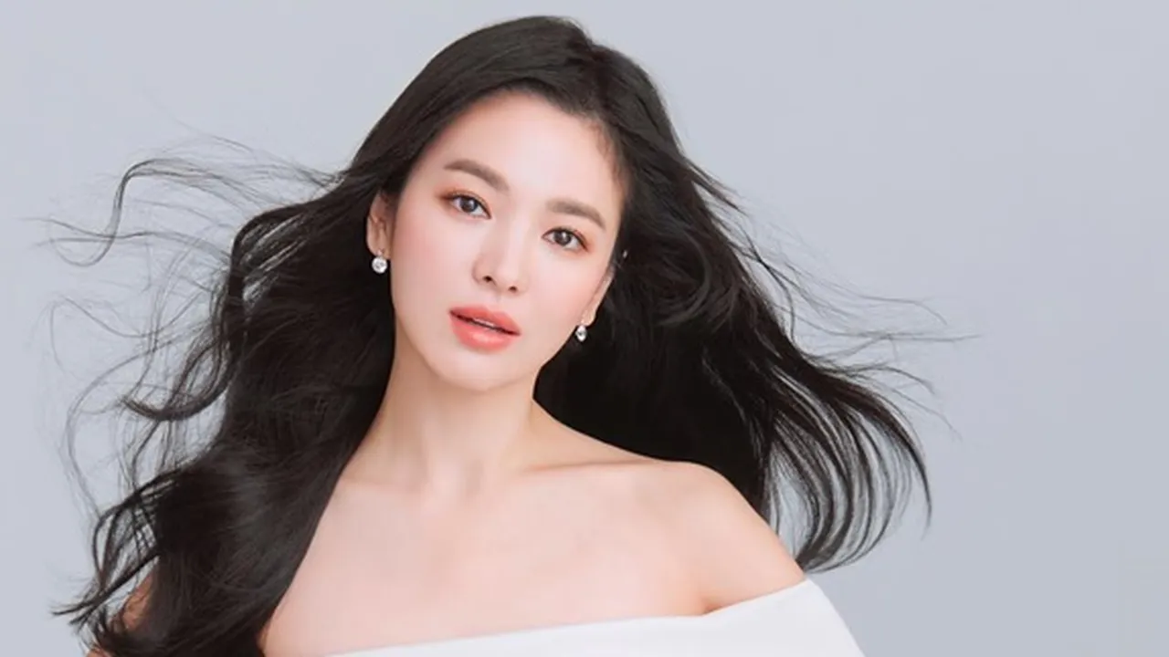 Pasca Bantah Rumor Balikan dengan Hyun Bin, Song Hye Kyo Bicarakan Soal Cinta dan Pengorbanan Pasca Bantah Rumor Balikan dengan Hyun Bin, Song Hye Kyo Bicarakan Soal Cinta dan Pengorbanan