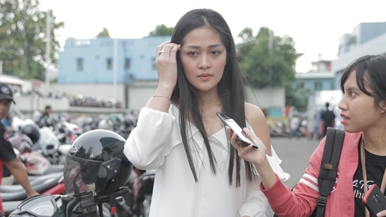 Pasca Cerai dari David NOAH Gracia Indri Kepergok Jalan Bareng Pria Asing, Pacar Baru?
