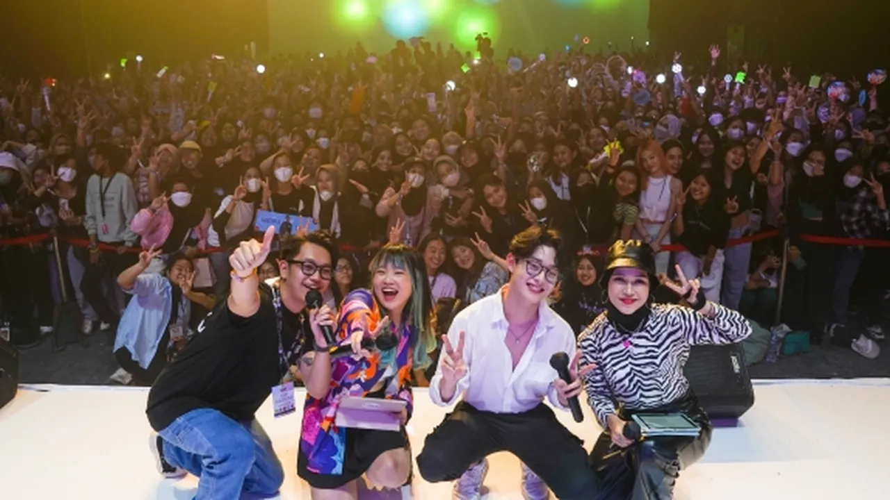 Pecah dan Seru Banget! FESTIVIBES 2022 Dibanjiri 15.000 K-Wave Community Secara Online dan Offline