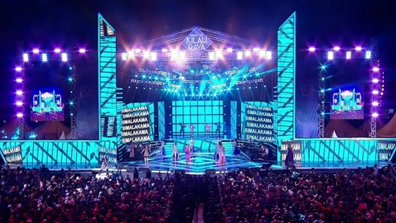 Pecah! Puluhan Ribu Penggemar Dangdut di Madiun Banjiri Konser 'Road to Kilau Raya MNCTV' Pecah! Puluhan Ribu Penggemar Dangdut di Madiun Banjiri Konser 'Road to Kilau Raya MNCTV'