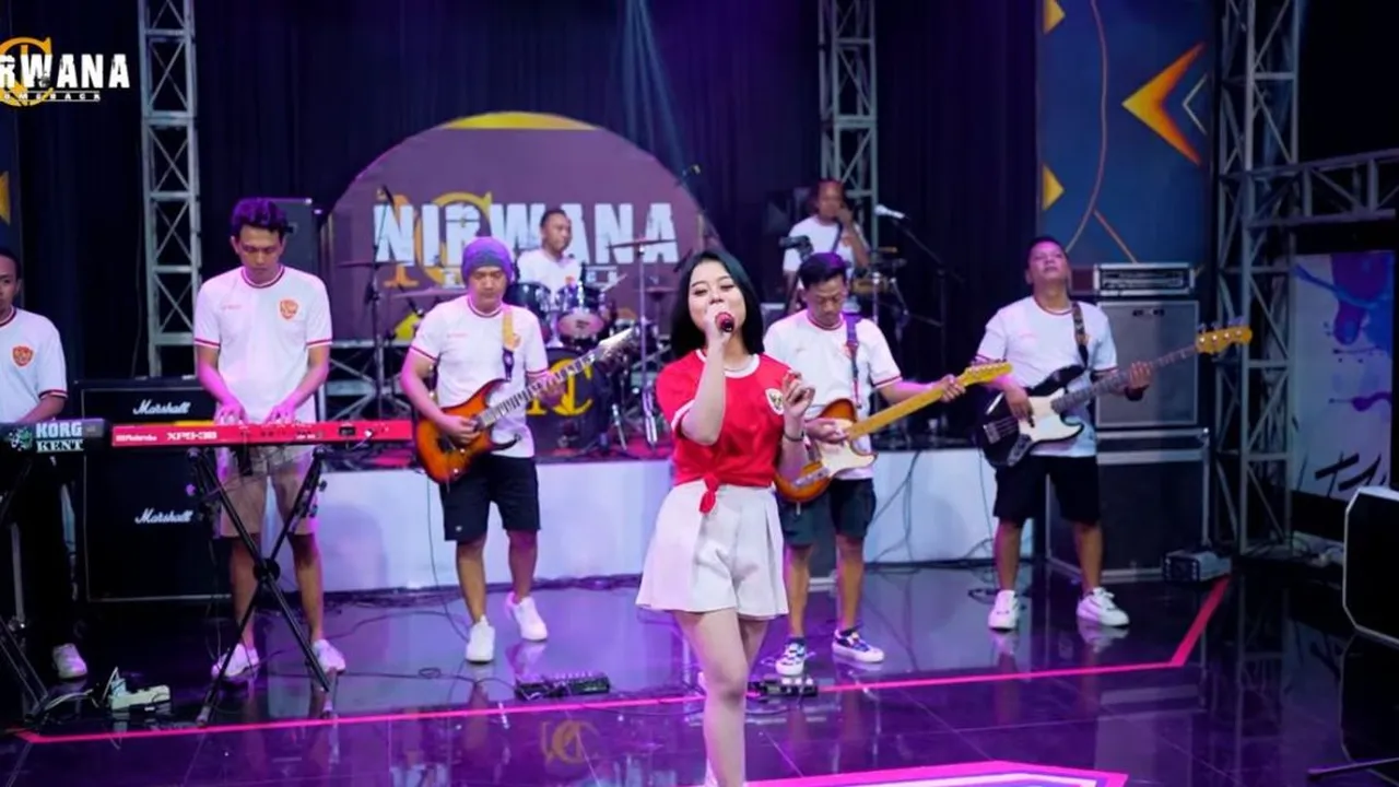 Pedangdut Icha Yolanda Bawakan Lagu Untuk STY, Liriknya Jadi Sorotan