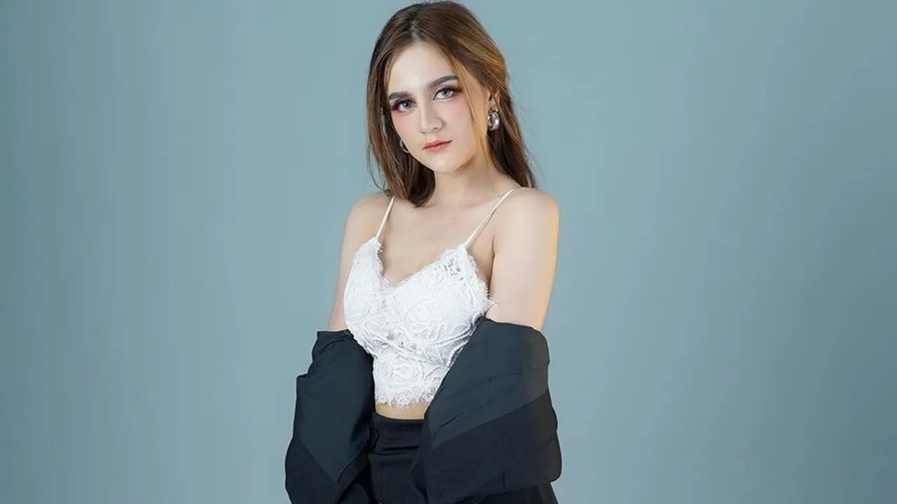 Pedangdut Irenne Ghea Klarifikasi Usai Sebut Kuli Bangunan 'Malu-Maluin', Justru Ingin Membela