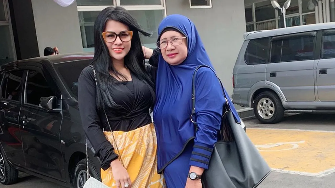 Pedangdut Lia Calia Berkurban Buat Sang Ayah