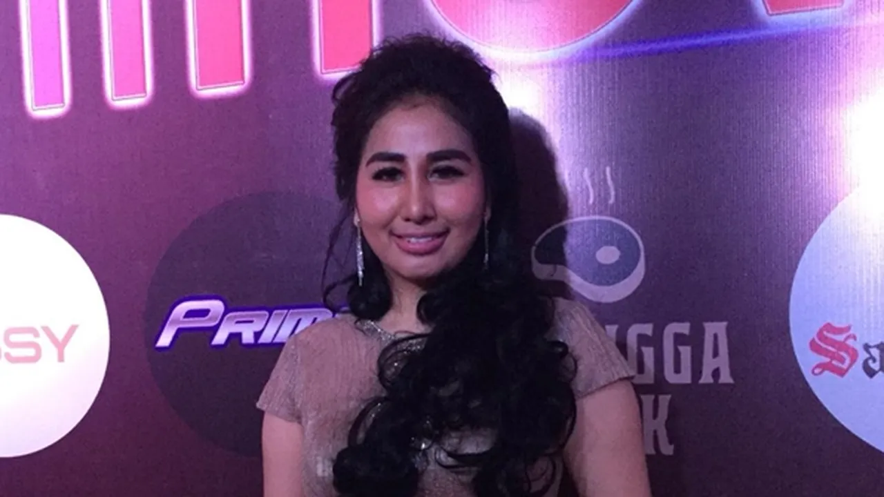 Pedangdut Ratna Dilla Cerita Alasan Vakum Nyanyi dan Lepas Hijab