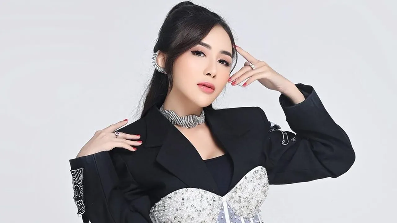 Pedangdut Ucie Sucita Foto Pakai Gaun Pengantin, Sudah Menikah?