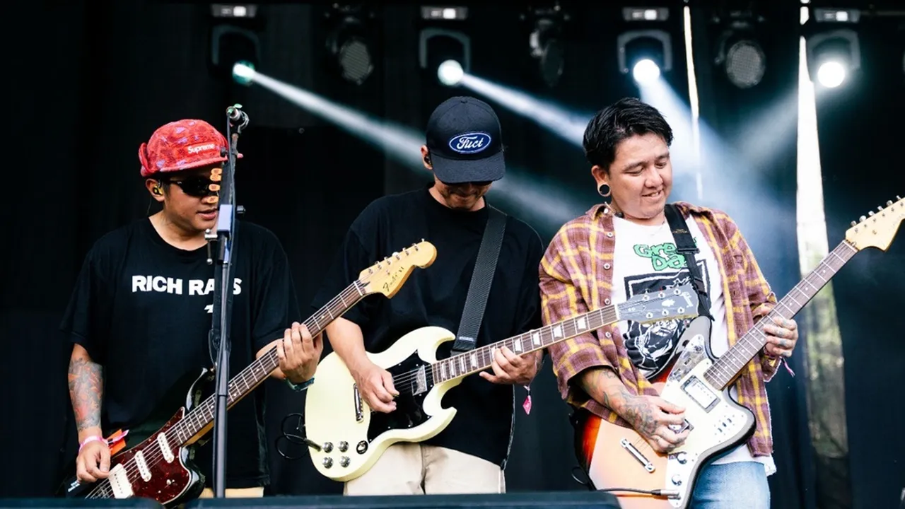 Pee Wee Gaskins Guncang Pestapora 2025, Hadirkan Nostalgia 90-an Lewat Kolaborasi Epik Pee Wee Gaskins Guncang Pestapora 2025, Hadirkan Nostalgia 90-an Lewat Kolaborasi Epik