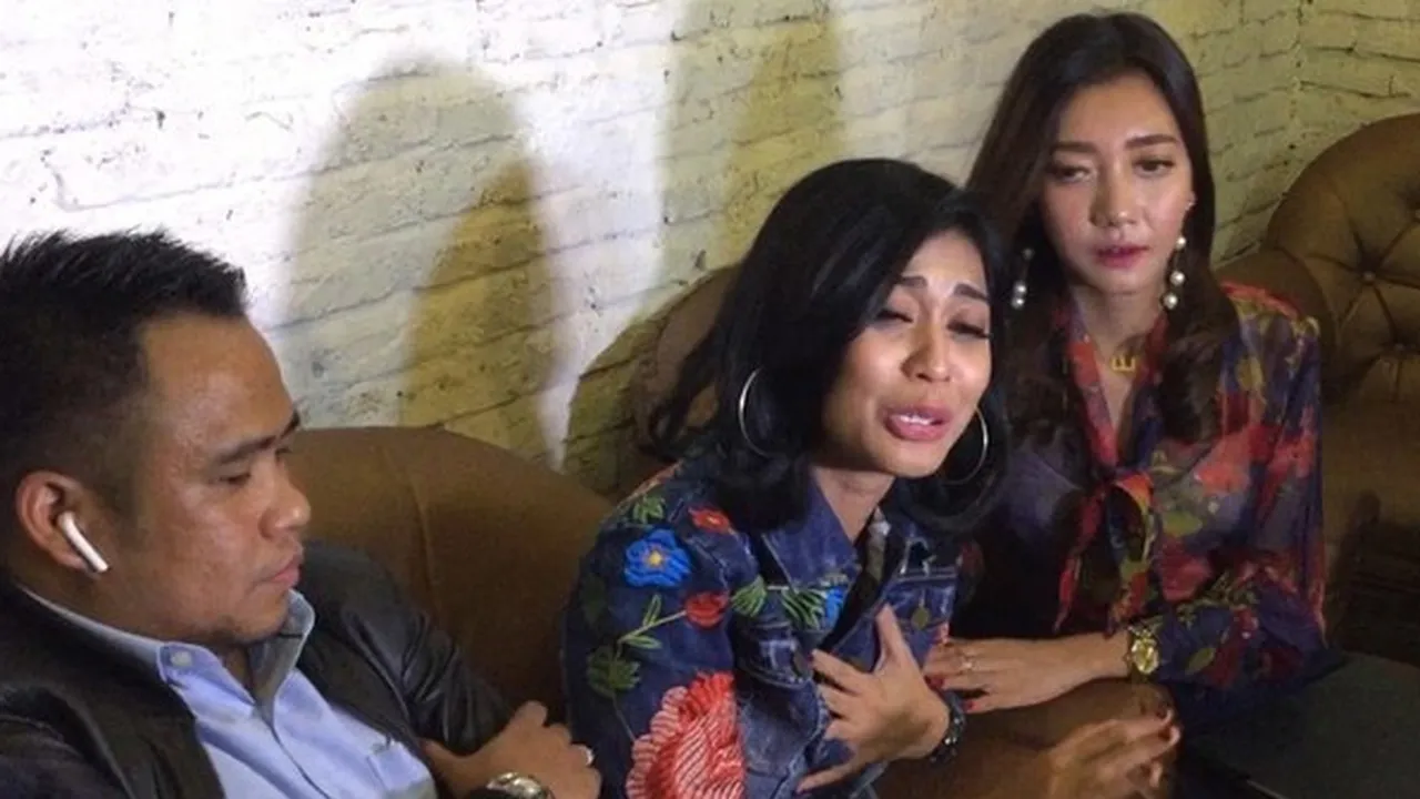 Pegang Bukti, Karen Idol Bantah Sebut Suaminya Tinggal Bersama Marshanda