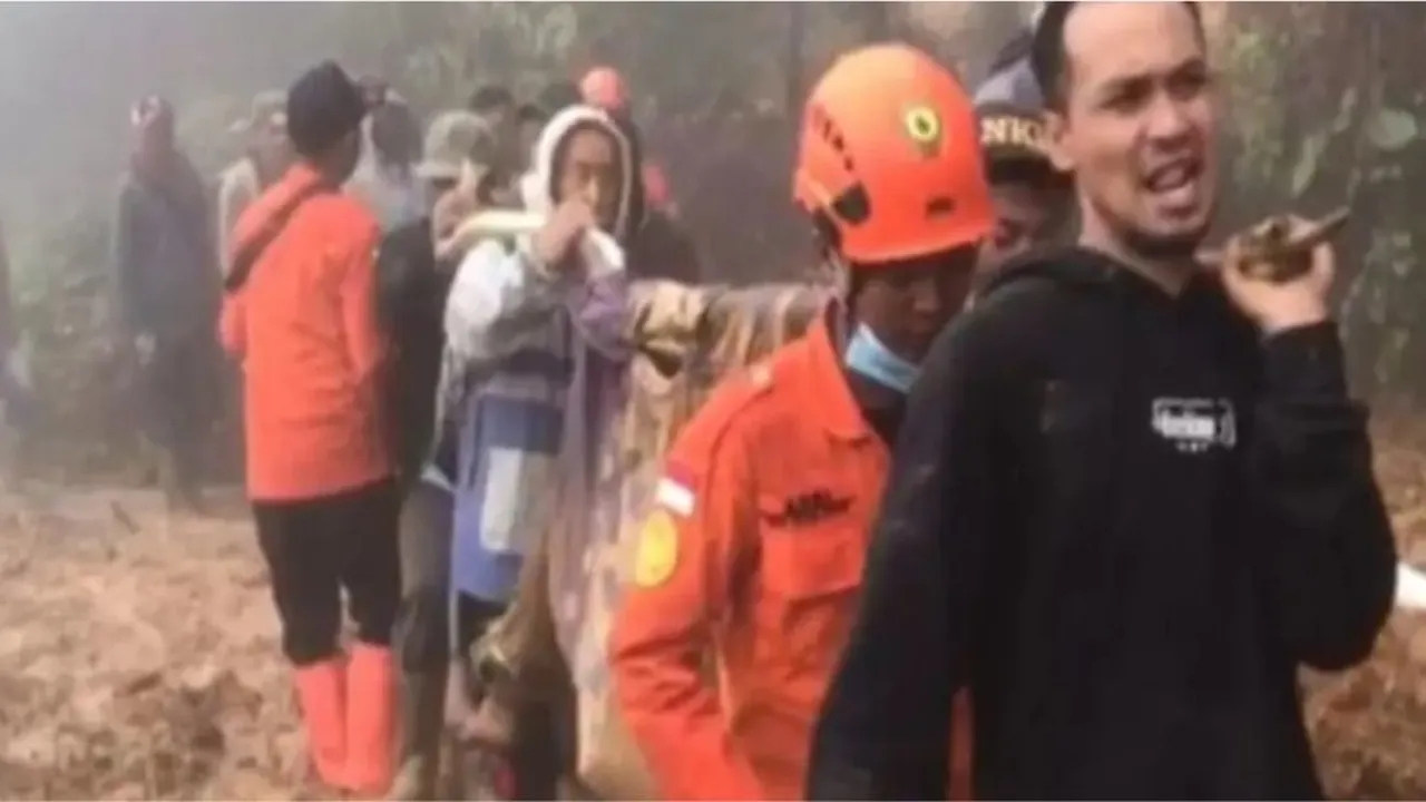 Pekalongan Dilanda Banjir dan Longsor, Begini Kronologi Hujan Deras yang Menghancurkan