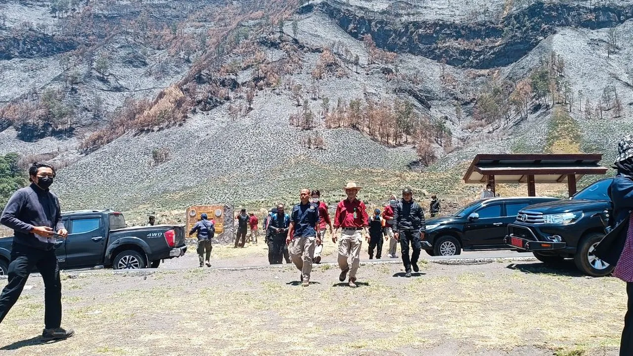 Pelaku Foto Prewedding dan Kru Terancam Sanksi Blacklist ke Bromo, Wisatawan Sudah Dibatasi! Pelaku Foto Prewedding dan Kru Terancam Sanksi Blacklist ke Bromo, Wisatawan Sudah Dibatasi!