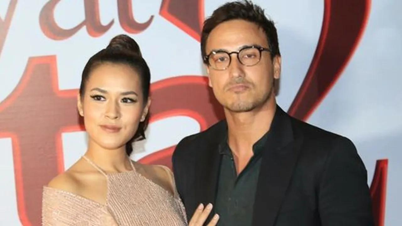 Pelukan Cinta Raisa dan Hamish Daud di Konser Perpisahan, Mengharukan