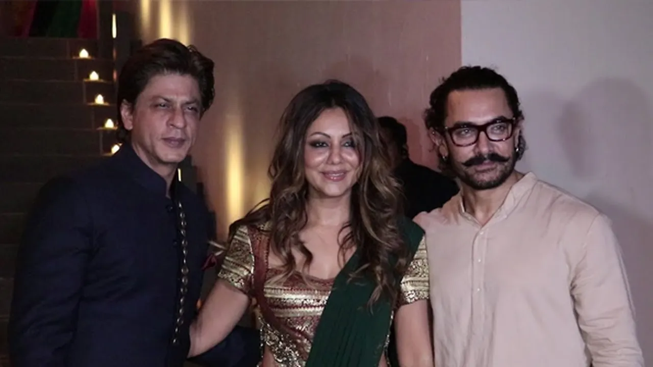 Pelukan, Shahrukh Khan dan Aamir Khan Adu Ganteng dan Sama Segar!