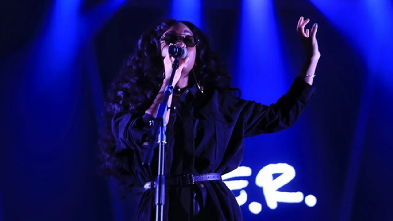 Pemenang Grammy Awards 2019, H.E.R Tampil Memuaskan di Java Jazz Festival 2019
