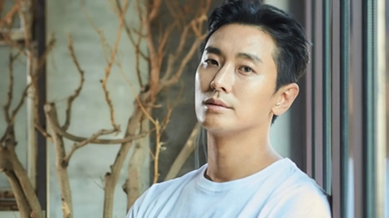 Pemotretan Joo Ji Hoon di Bali, Makan Mie Goreng dan Sate Lilit