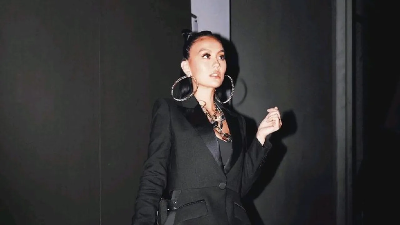 Penampakan Mobil Agnez Mo yang Punya Harga Fantastis