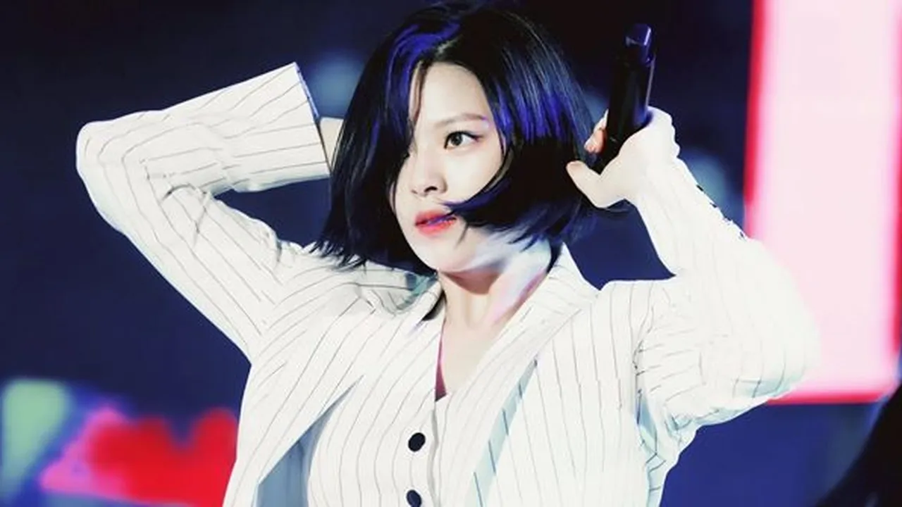 Penampilan Baru, Jungyeon TWICE Kembali Hadir Dengan Rambut Pendek!