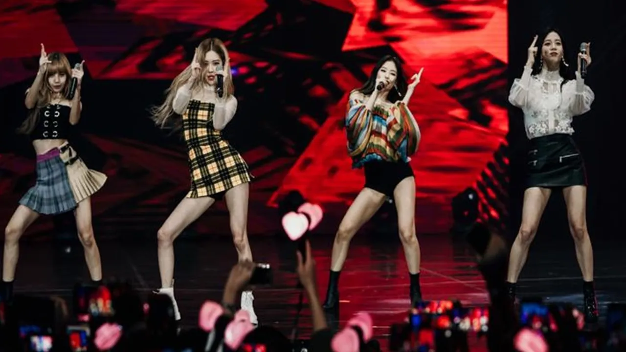 Penampilan BLACKPINK Disambut Histeris Fans