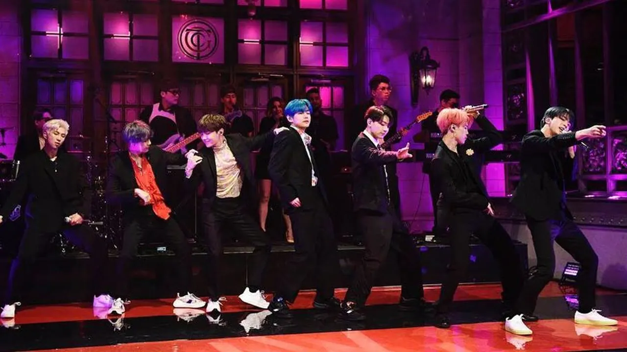Penampilan Debut BTS di SNL, Bawakan 'Boy With Luv' dan 'Mic Drop'