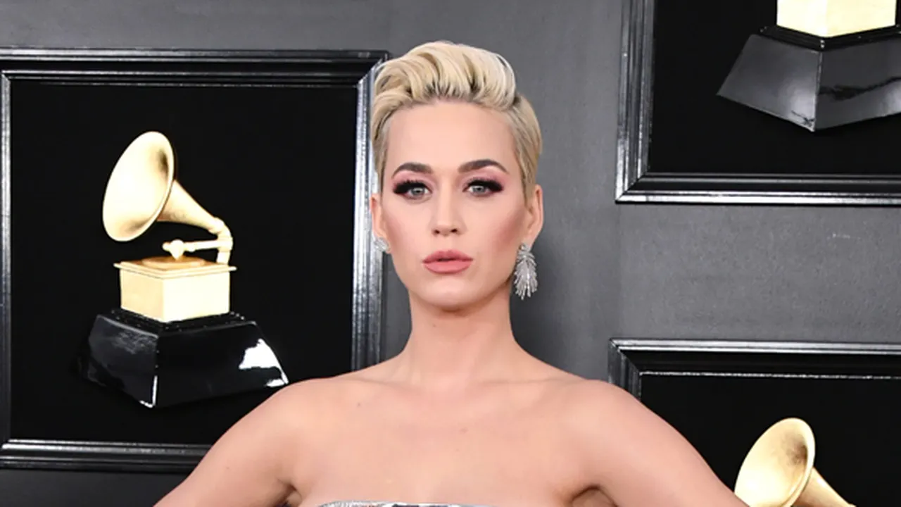 Penampilan Grammy Awards Dibully, Katy Perry 'Cium' Sang Pembuat Meme