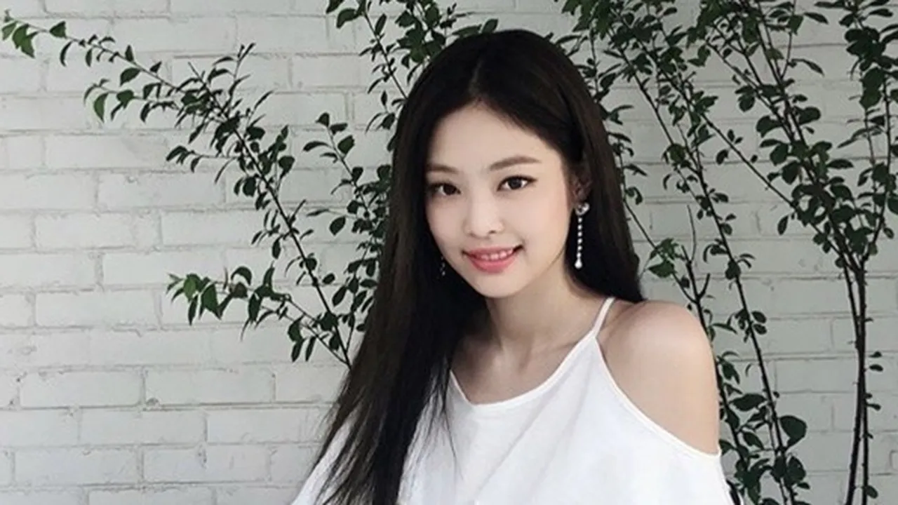 Penampilan Perdana Jennie BLACKPINK Pasca Dikonfirmasi Putus Dengan Kai