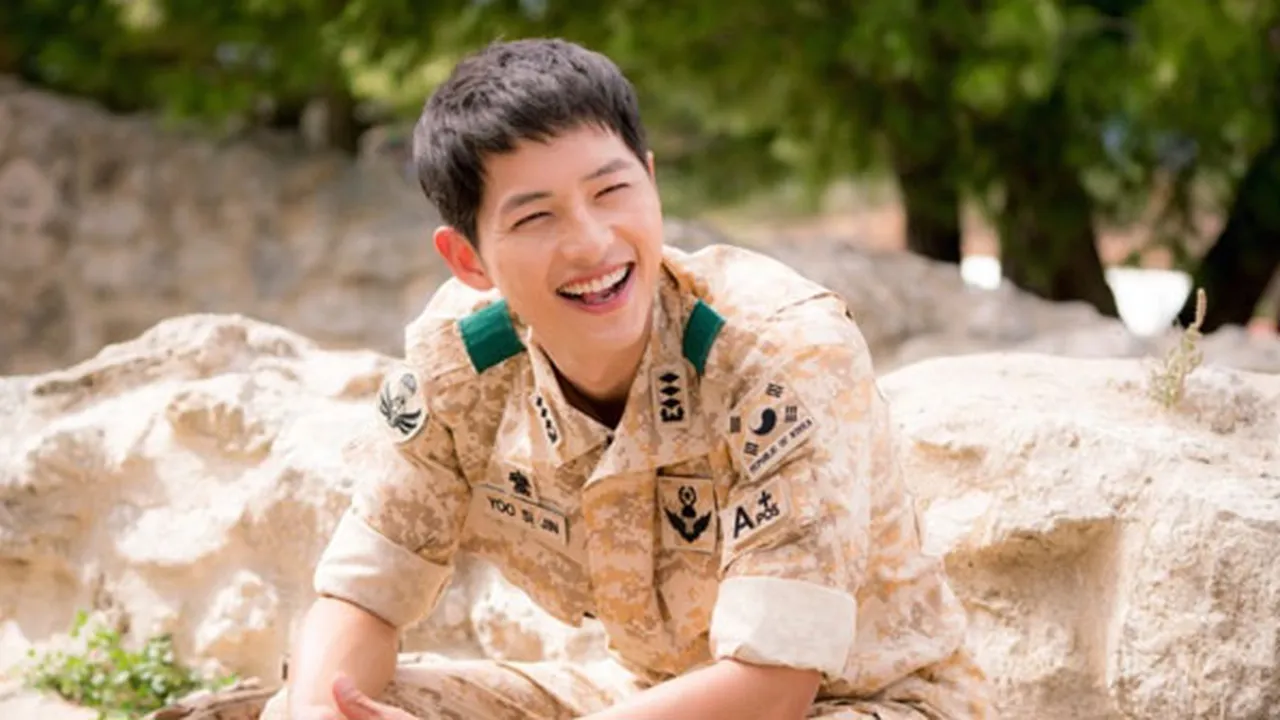 Penampilan Terbaru Song Joong Ki saat Syuting, Keriting & Ganteng