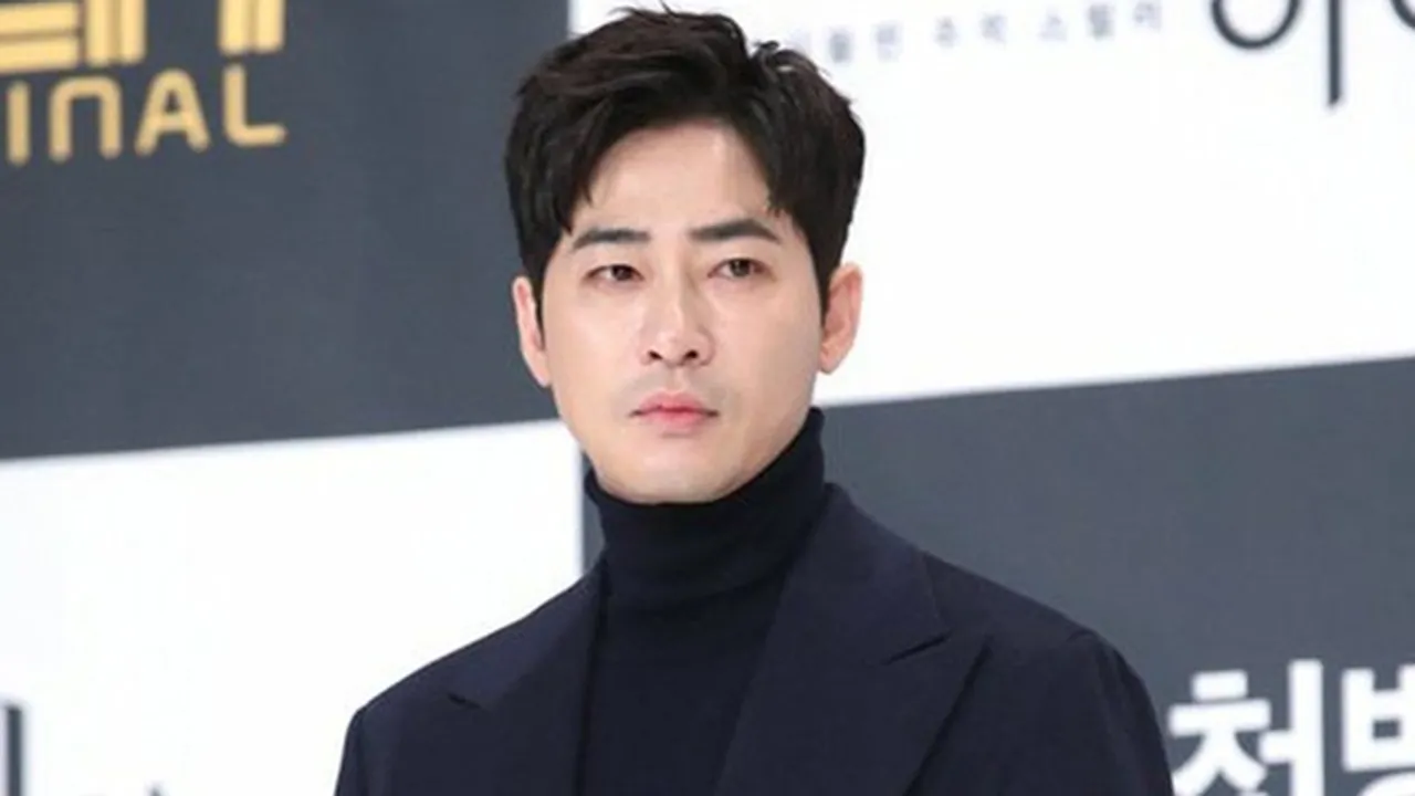 Pengadilan Rilis Surat Penangkapan Kang Ji Hwan Atas Kasus Pelecehan Seksual