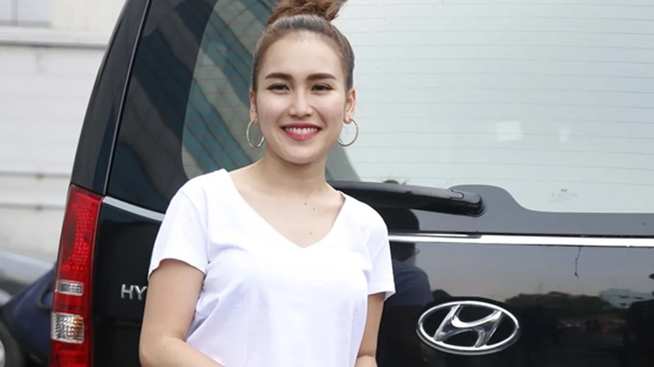 Penghasilan Berkurang Gara-Gara Kena Dampak Corona, Ayu Ting Ting Sampai Rela Jualan Bakpao
