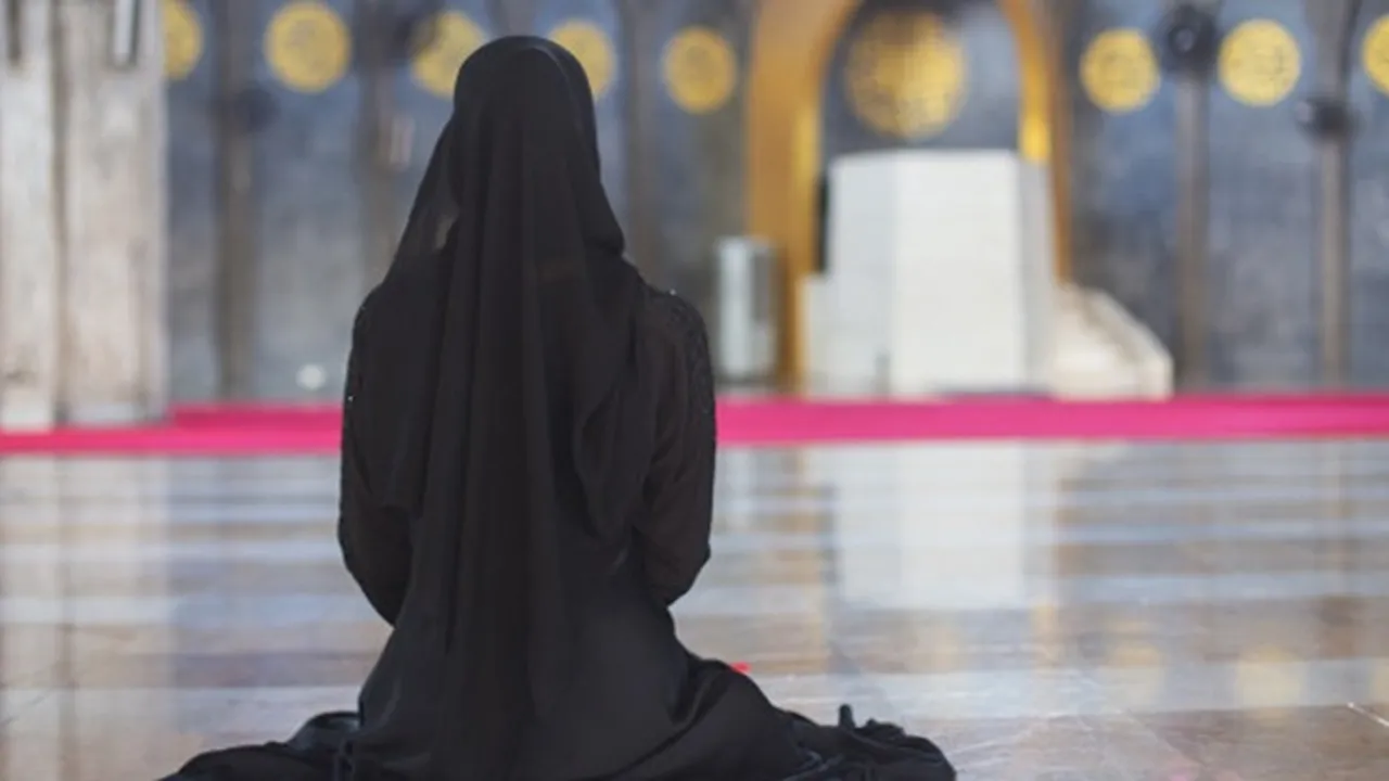 Penjelasan Tentang Sholat Munfarid Beserta Ketentuan Saat Melaksanakannya